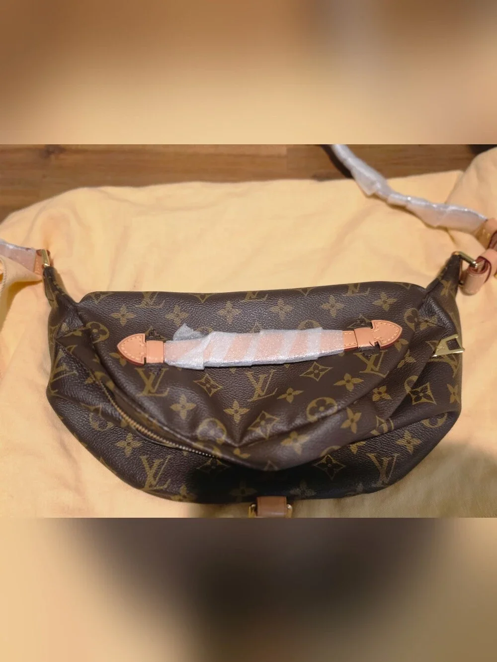 Louis Vuitton Bumbag - Picture 6 of 13